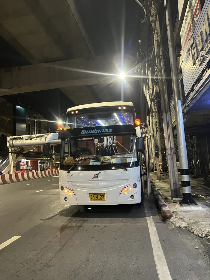 รถรับส่งพนักงานรอบดึก