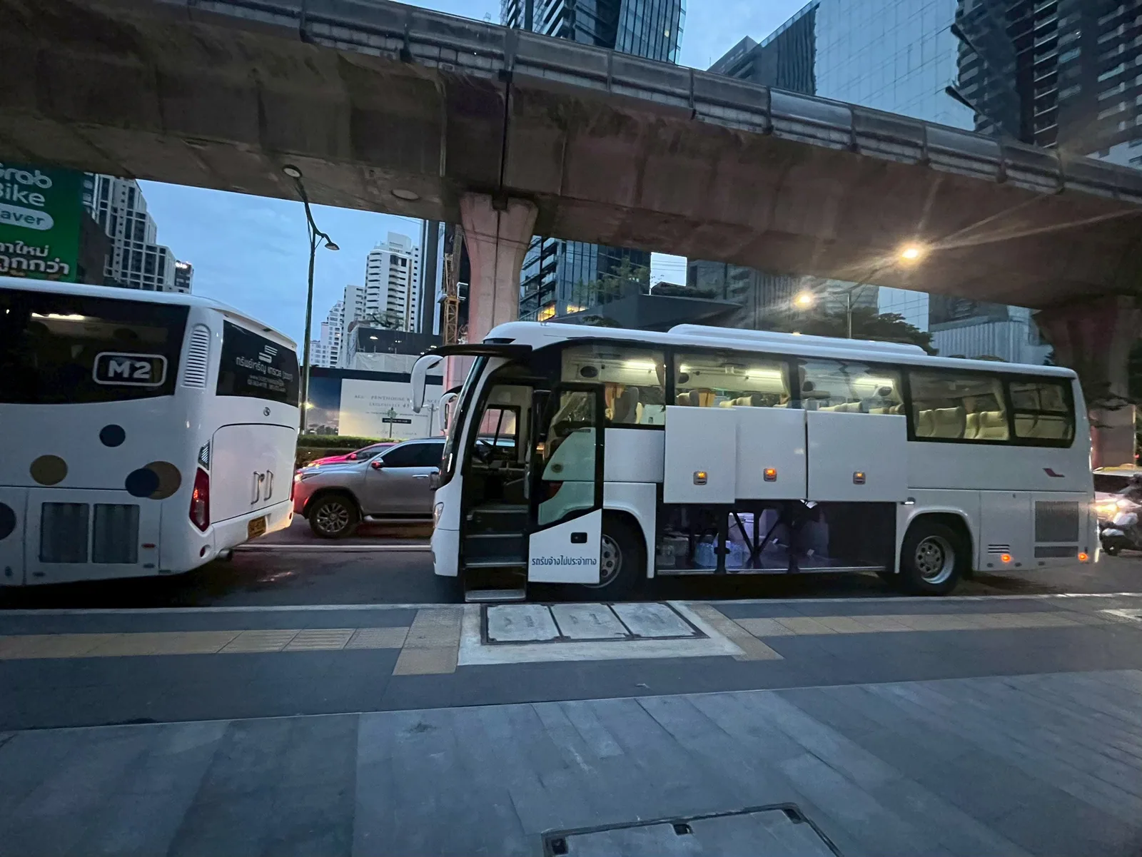 รถรับส่งพนักงาน ตรงเวลาทุกรอบ