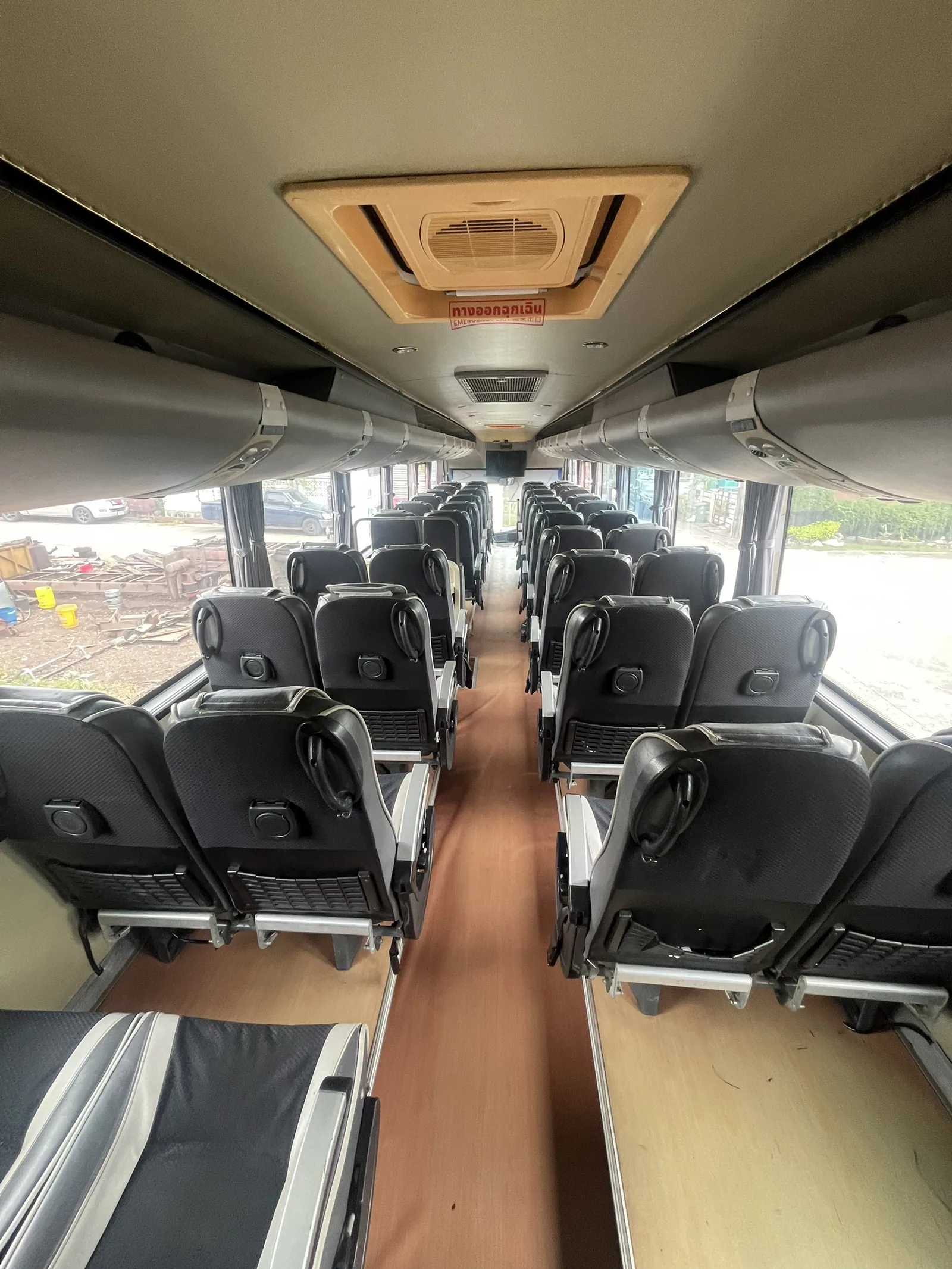 รถบัสปรับอากาศ VIP 40-43 ที่นั่ง รูปที่ 6